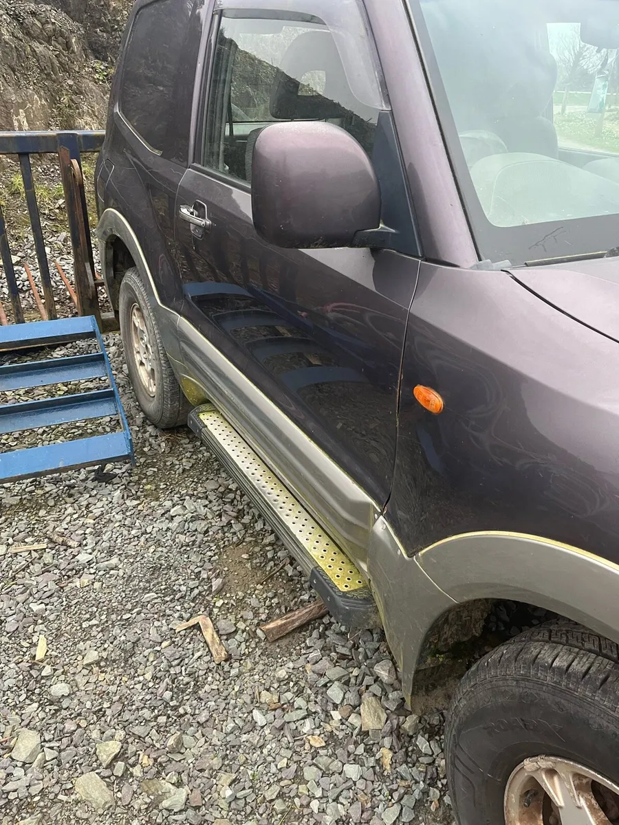 Mitsubishi Pajero - Image 4