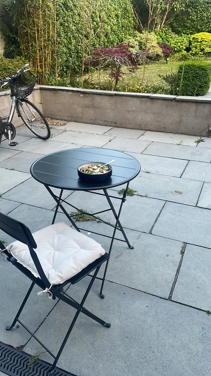 Table and 2 chairs for garden ( New) - Image 1