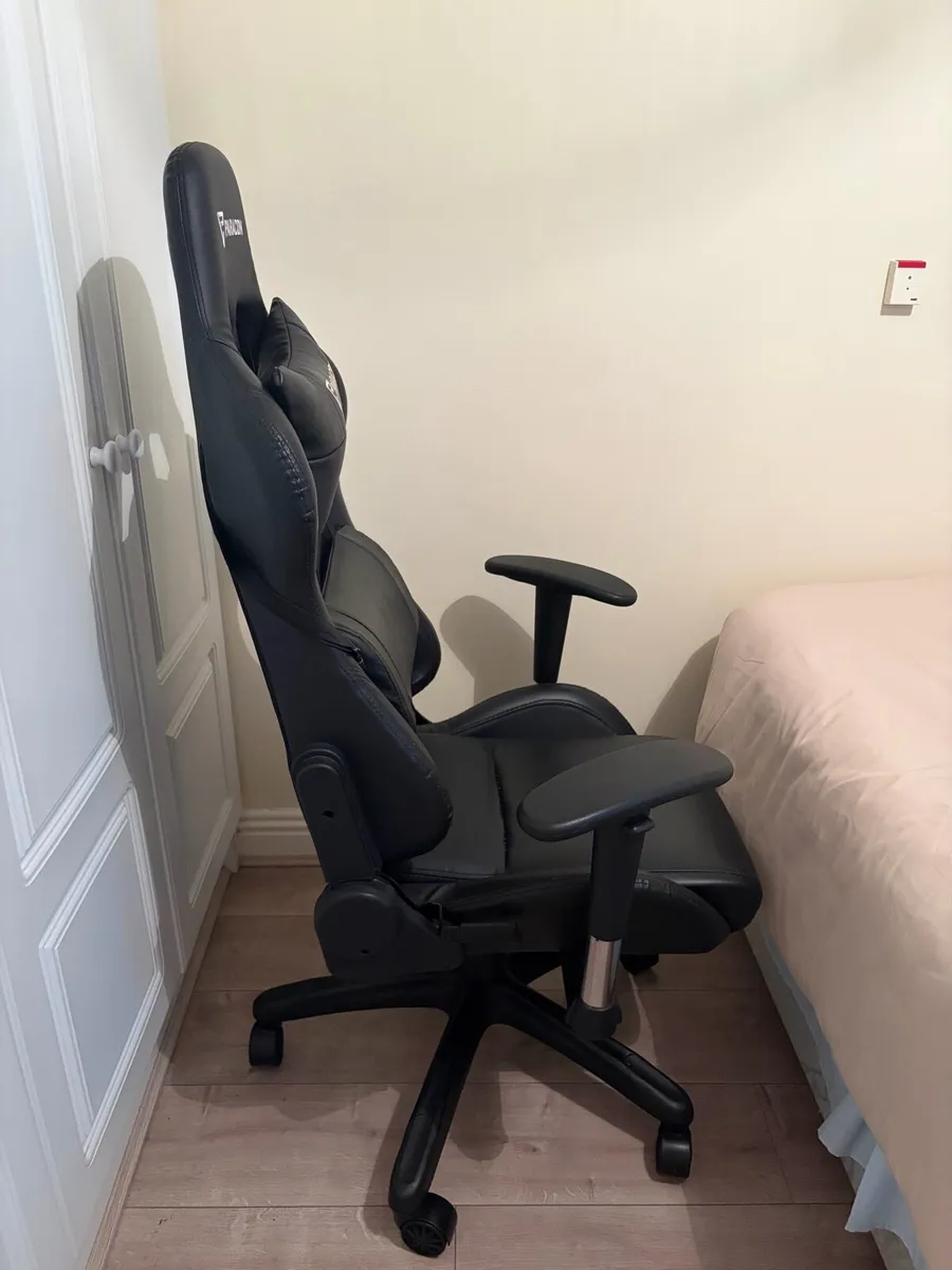 Gaming chair - Image 2