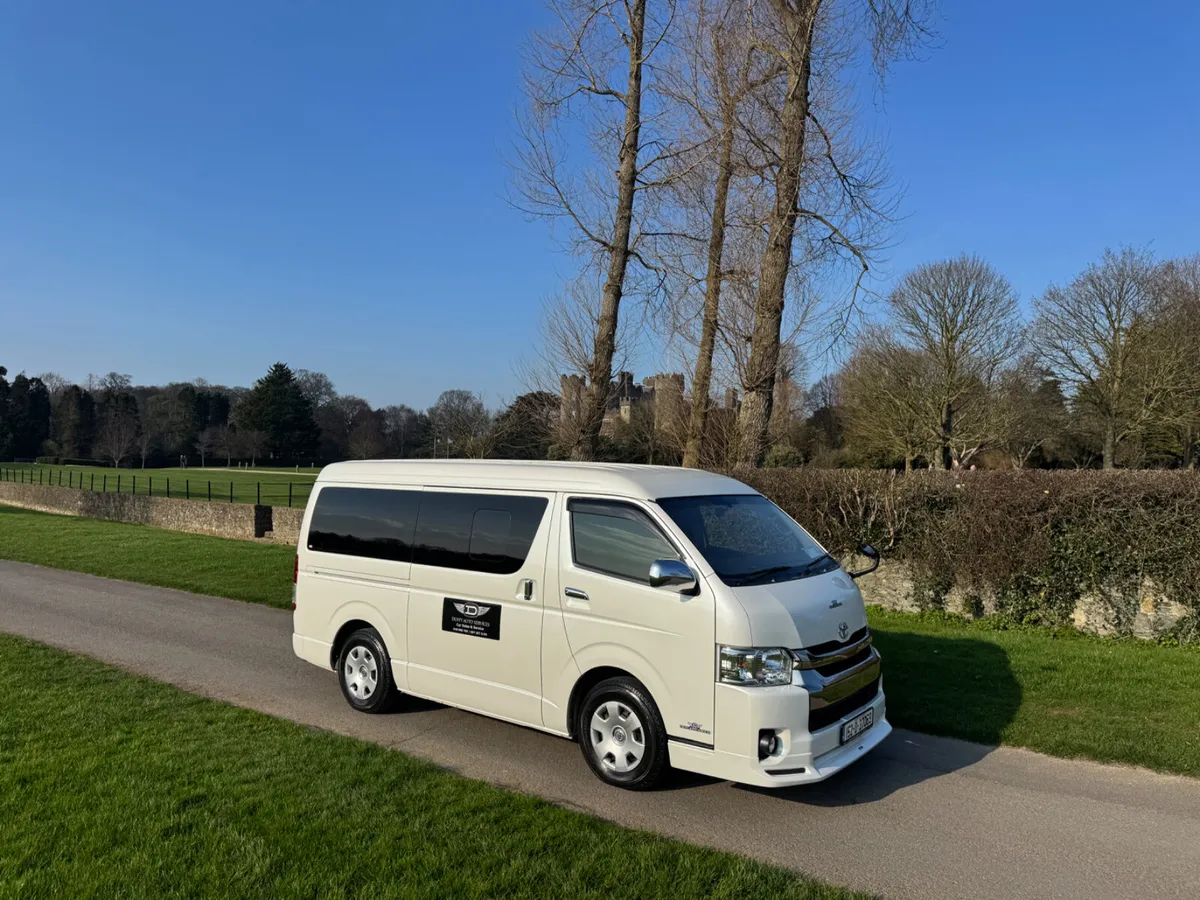 152 Toyota Hiace CAMPER 3.0L AUTO - Image 4