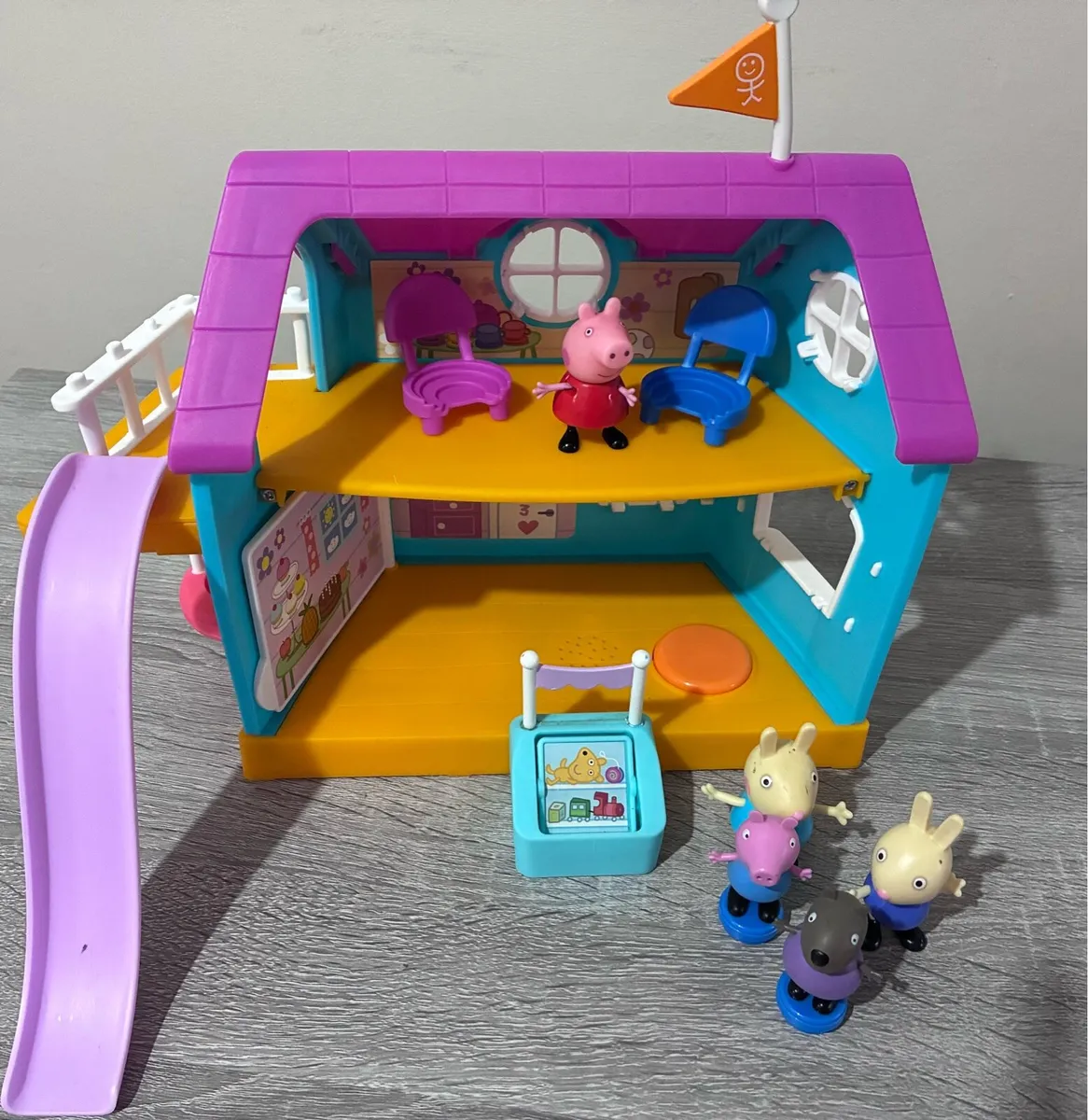 Peppa pig clubhouse with sounds