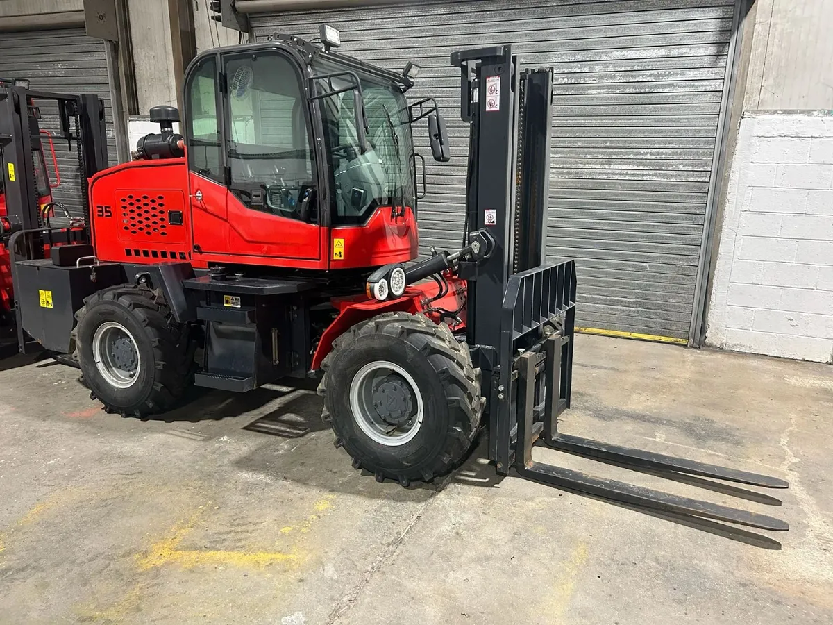 4x4 Rough terrain Forklift - Image 1