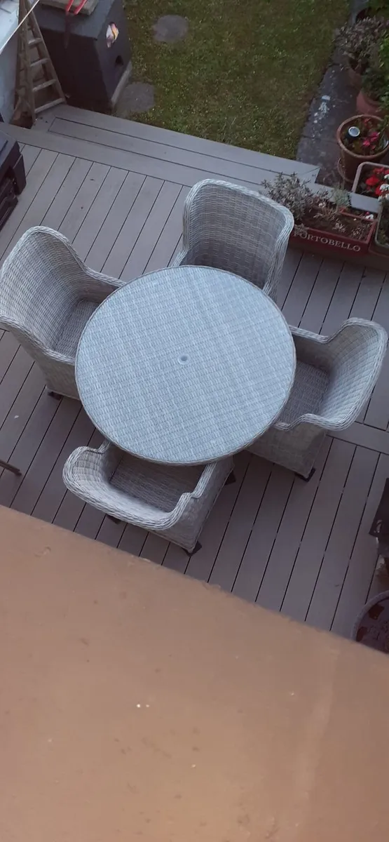 Garden furniture.  Lazia 4 seater plus DELUX COVER - Image 1