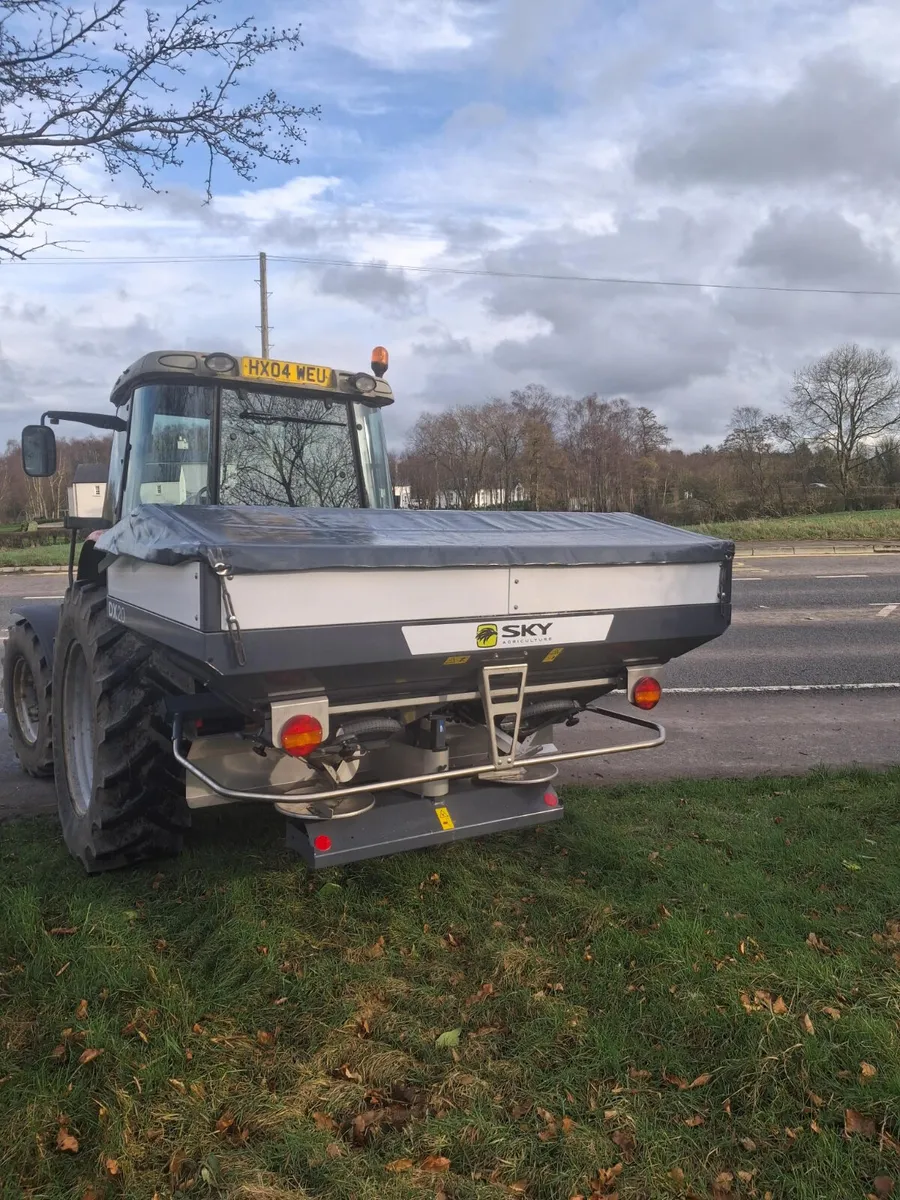 SKY FERTILISER SOWER - Image 3