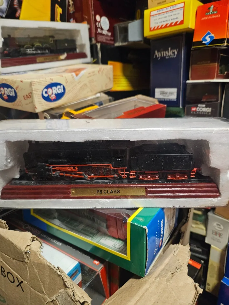 Hornby Atlas Steam Engine Static