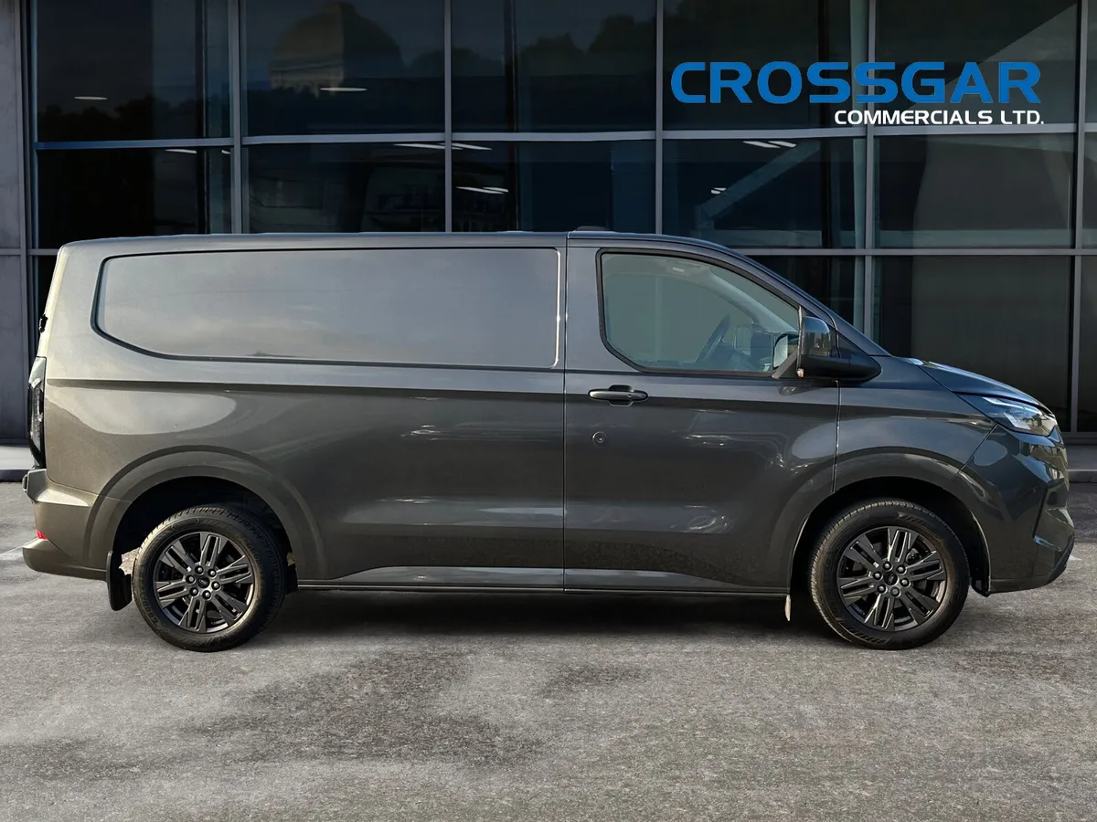 Ni REG VAN FROM NEW NO IMPORT TARIFF LOW MILEAGE - Image 3