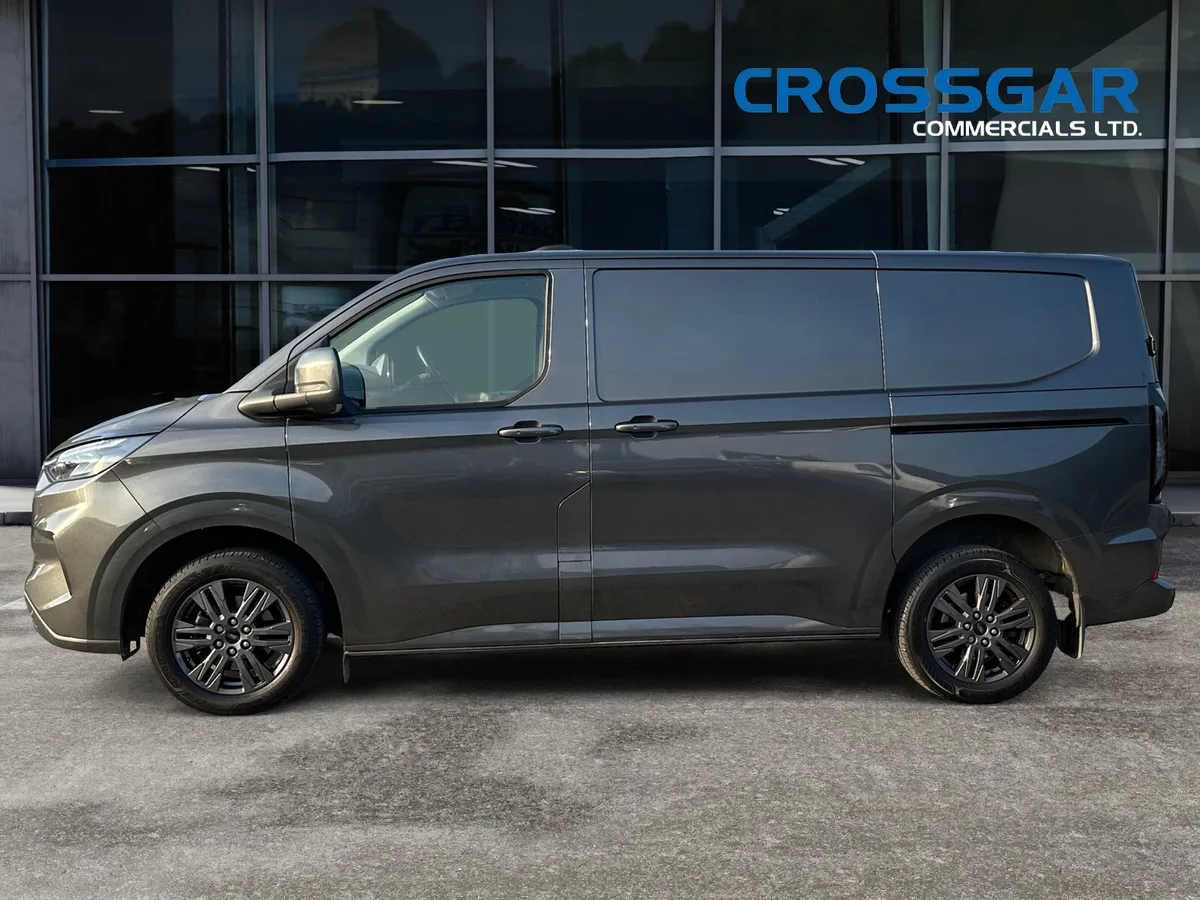 Ni REG VAN FROM NEW NO IMPORT TARIFF LOW MILEAGE - Image 4