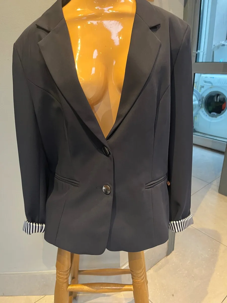 Blazer - Image 1