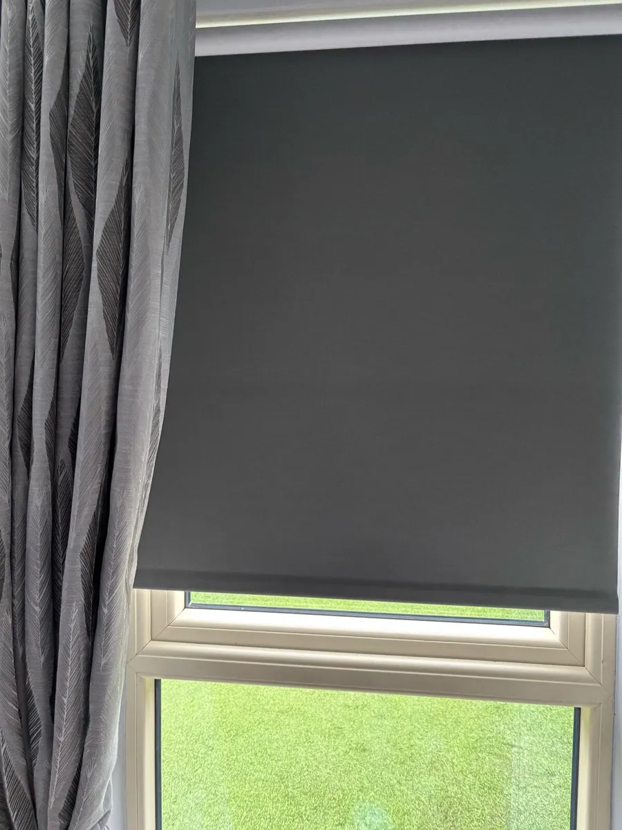 Black out roller blinds - Image 2