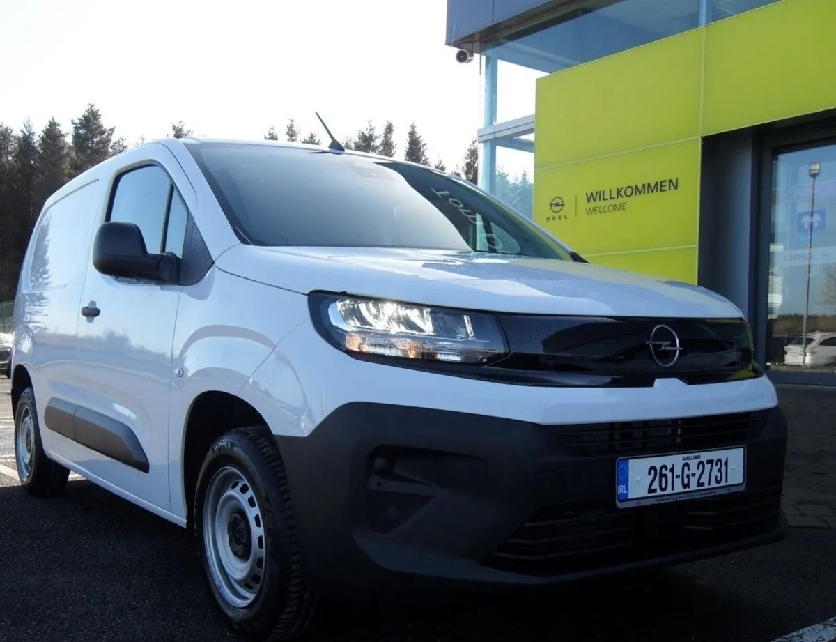Opel Combo Edition Plus 7 Seat BEV 8 Speed AT - Image 2