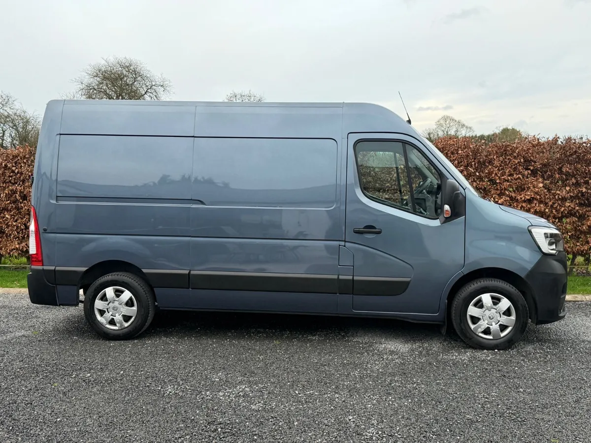 2022 Renault Master Business + - Image 3