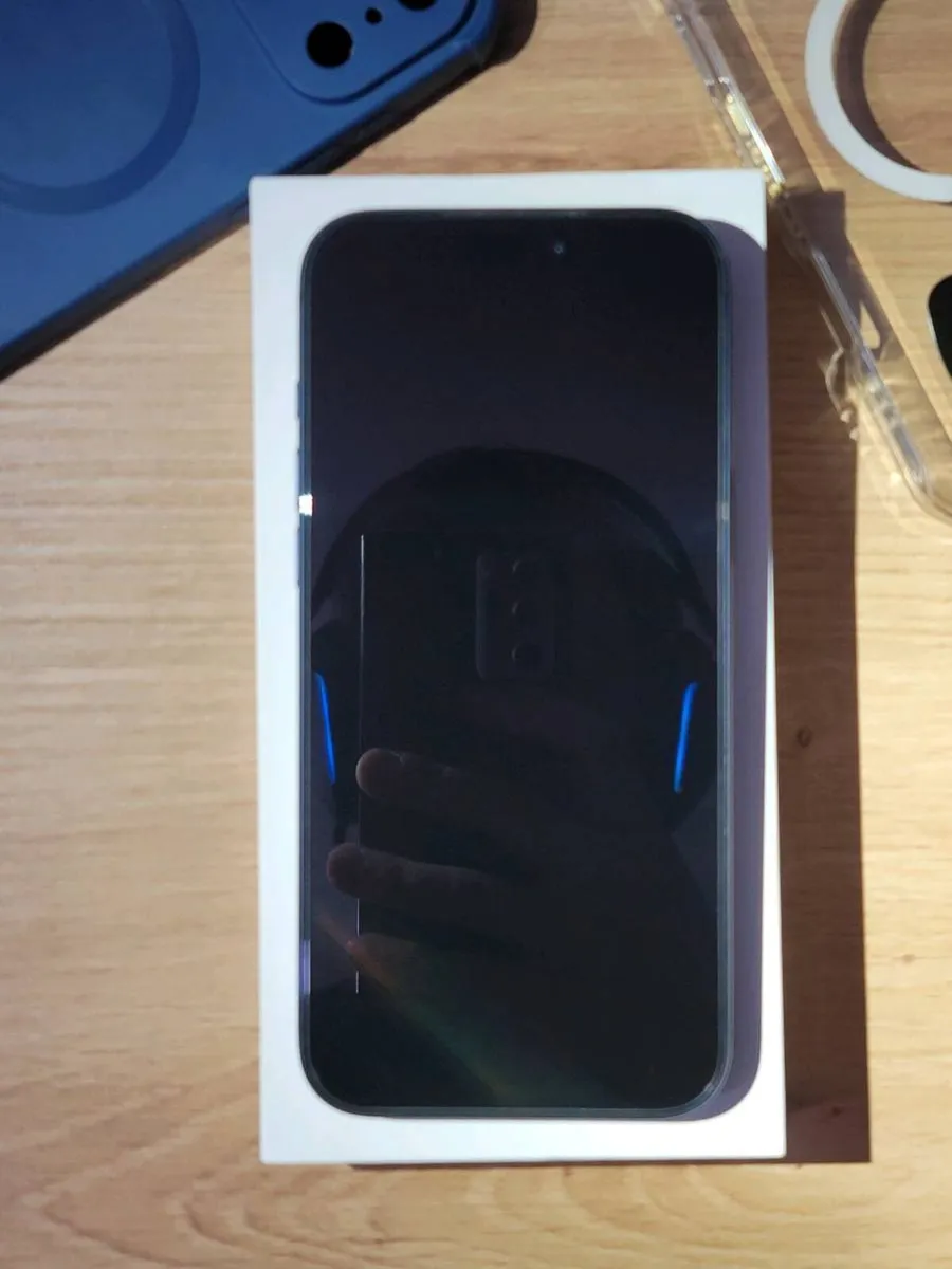 *1 MONTH PERFECT* iphone 17 pro max - Image 4