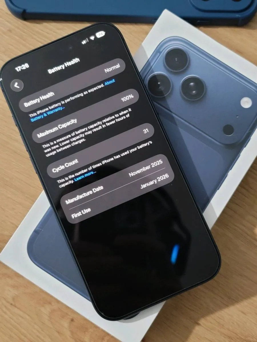 *1 MONTH PERFECT* iphone 17 pro max - Image 2