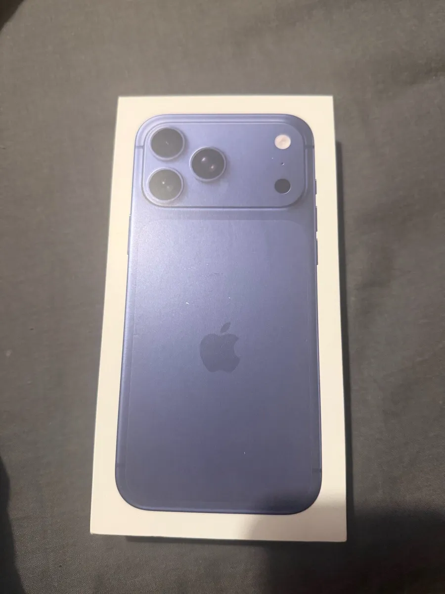 iPhone 17 pro max - Image 1