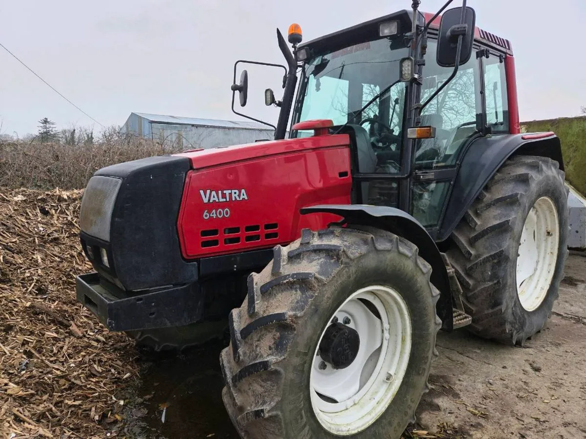 Wanted loader for Valtra 6400 with brackets - Image 1
