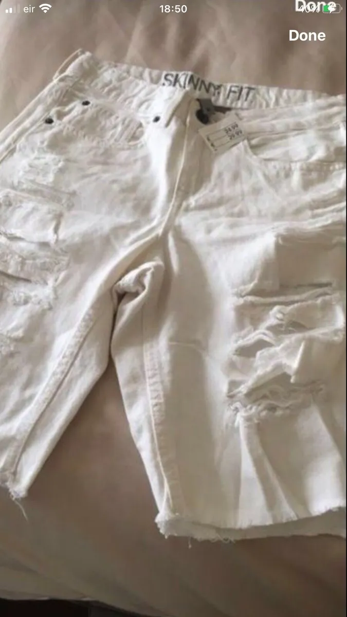 Ladies BNWT shorts size 6 €15 - Image 2