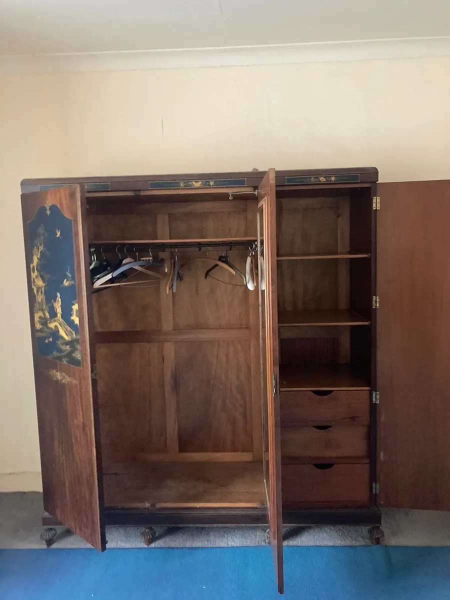 Antique wardrobe - Image 3