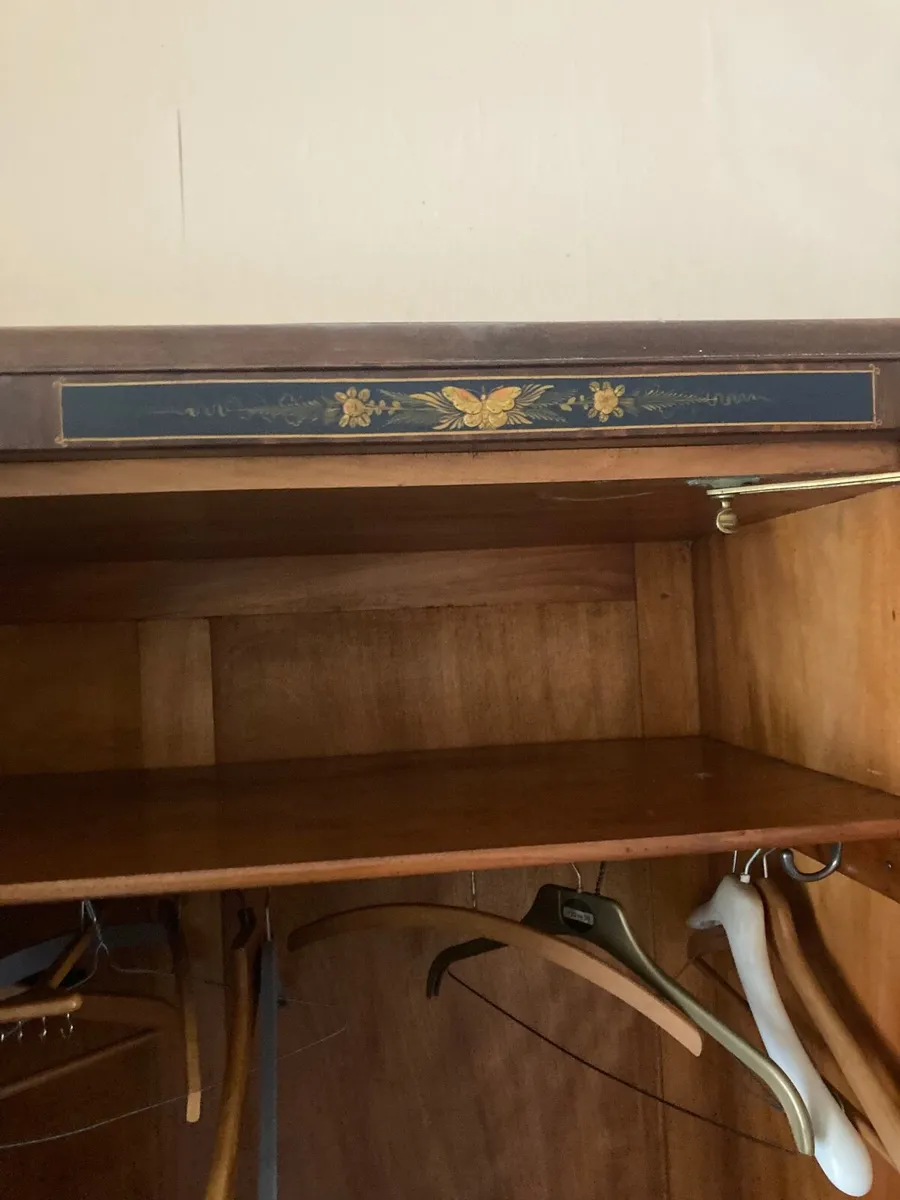 Antique wardrobe - Image 4