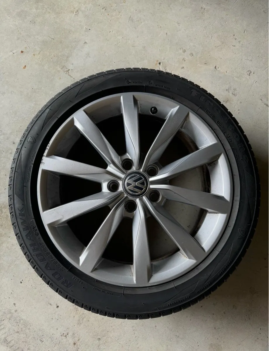 17” VW Alloy wheels