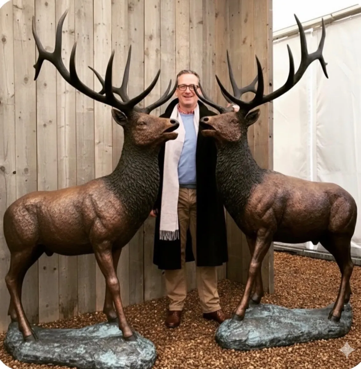 Pair bronze xxl deer sculptures - Image 1