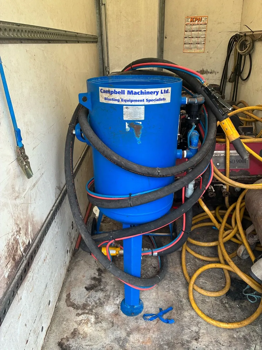 Sand blaster - Image 1
