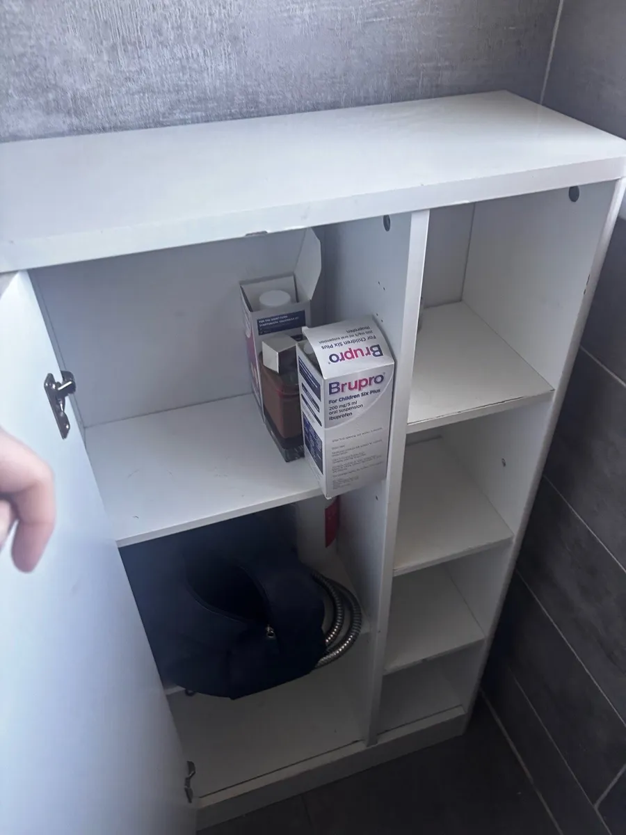 Bathroom unit - Image 2