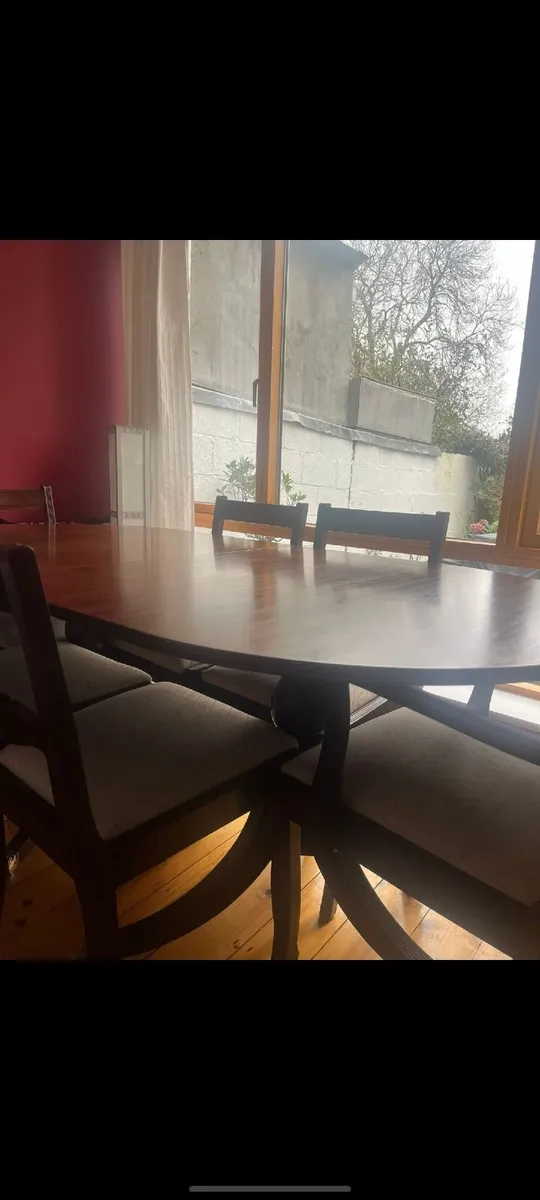 Kitchen table and chairs - Image 2