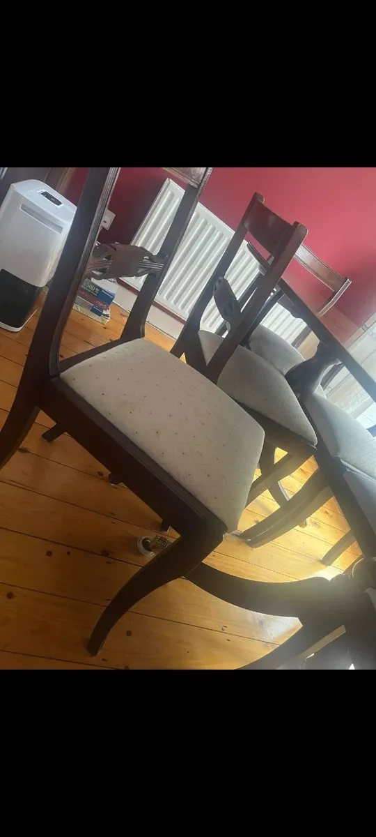 Kitchen table and chairs - Image 3