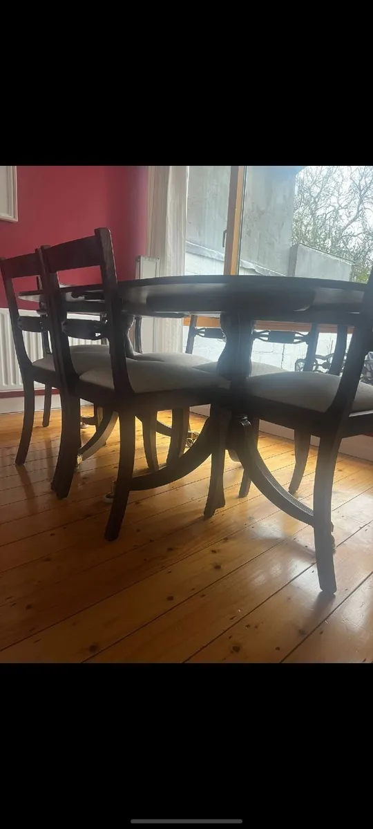 Kitchen table and chairs - Image 4