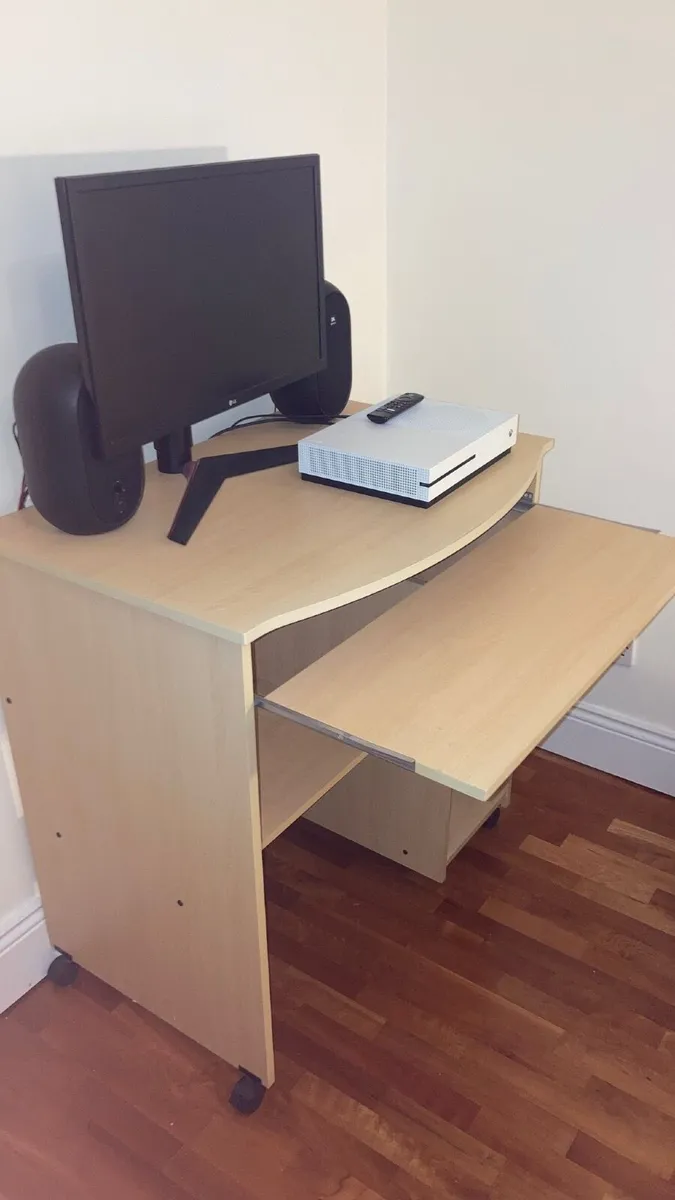 Office desk - Image 3