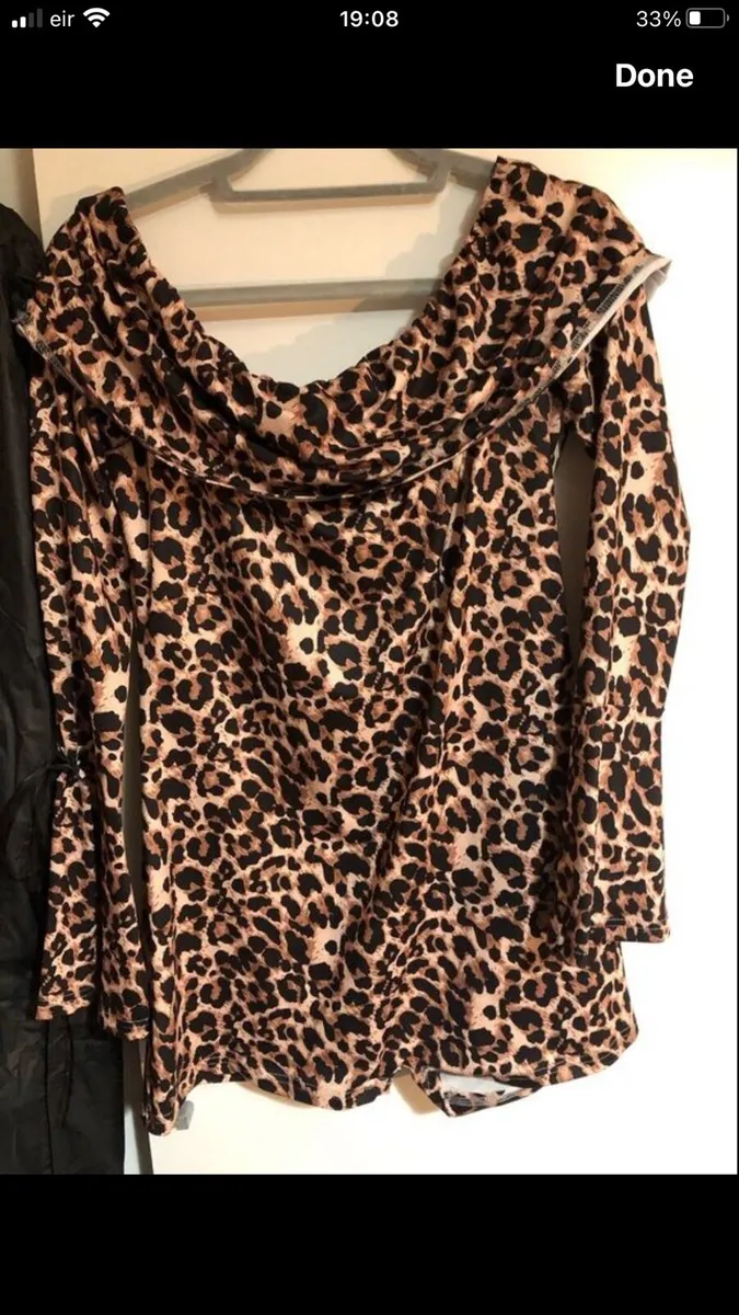 Ladies  shorts suit size XL €3 - Image 1