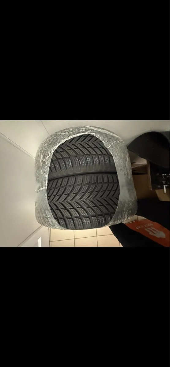2 Tyres 235/60/18 - Image 2