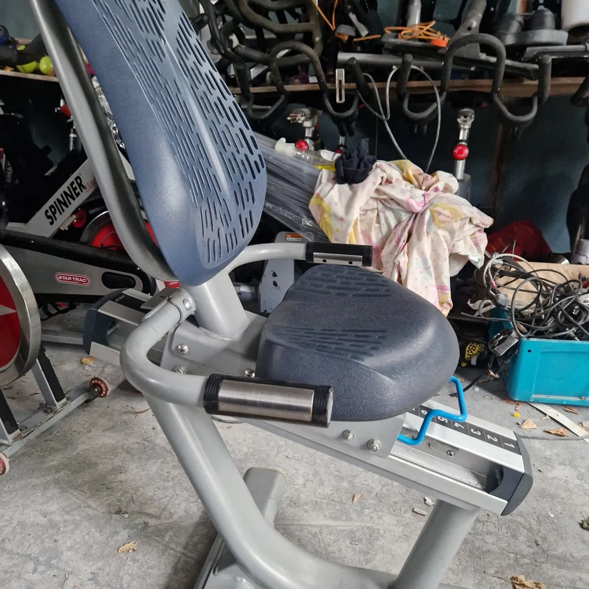 Precor age friendly recumbent bike - Image 4