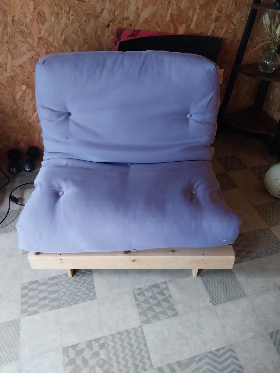 Futon bed - Image 1