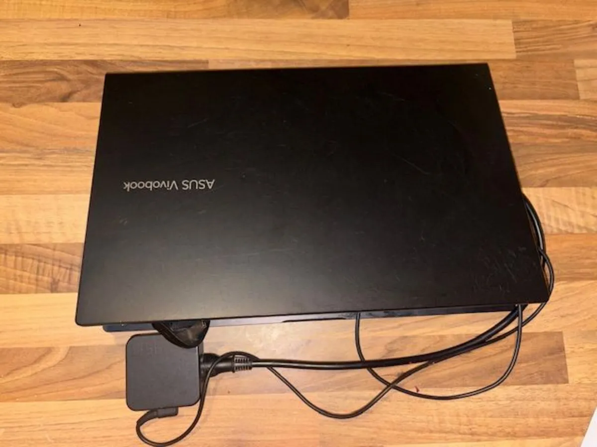 ASUS VivoBook 15 laptop - Image 3