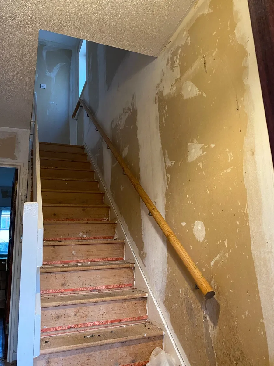 Stairway hand rail - Image 1