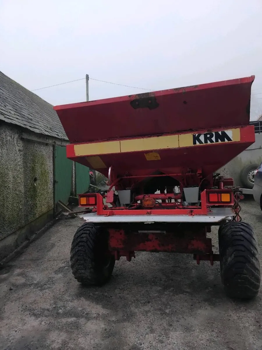 Fertiliser spreader - Image 3