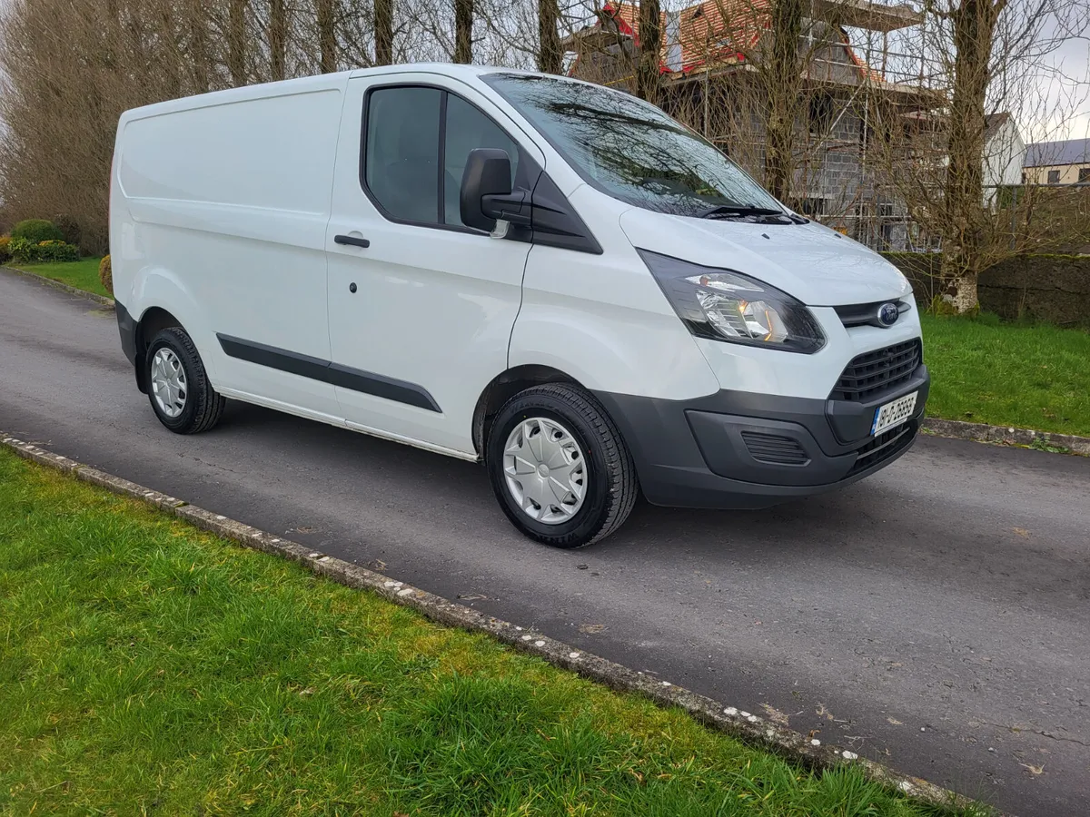 Ford Transit Custom   SWB  MINT CONDITION - Image 1