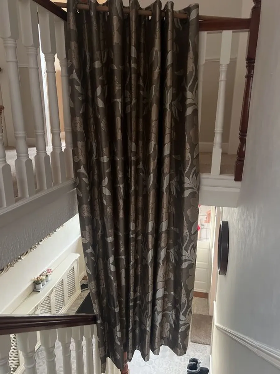 curtains - Image 1
