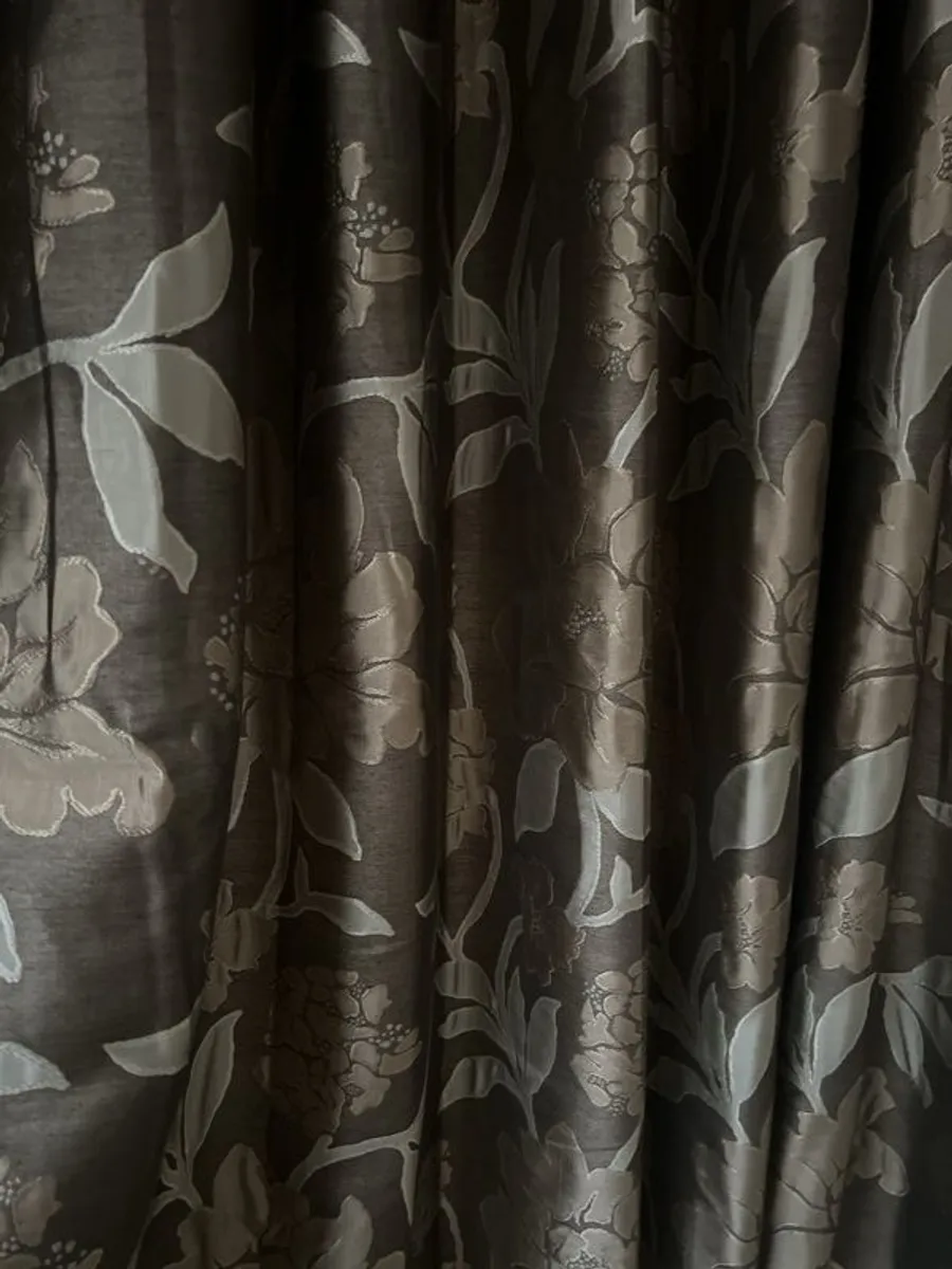 curtains - Image 2