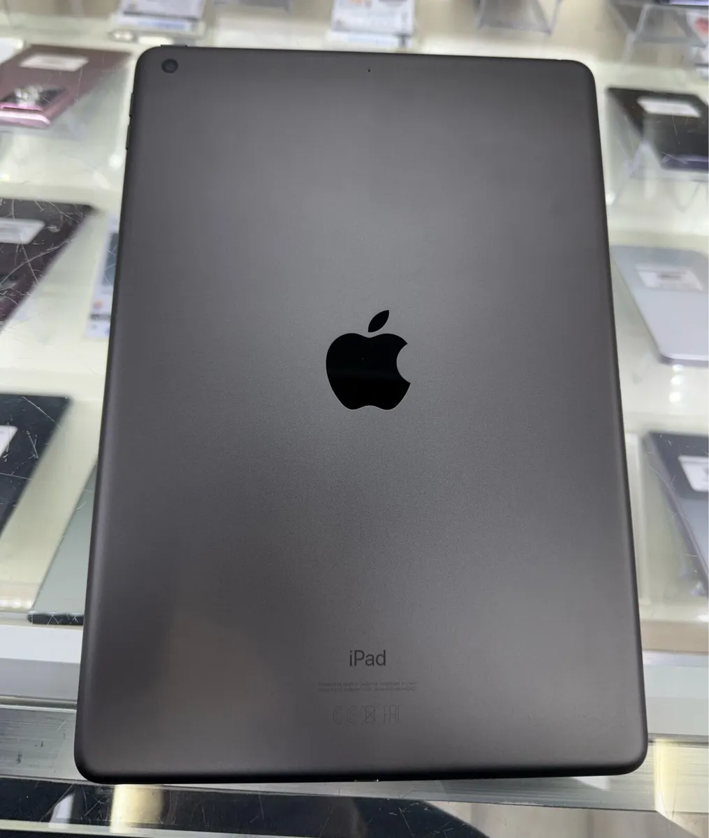iPad 8 generation - Image 1