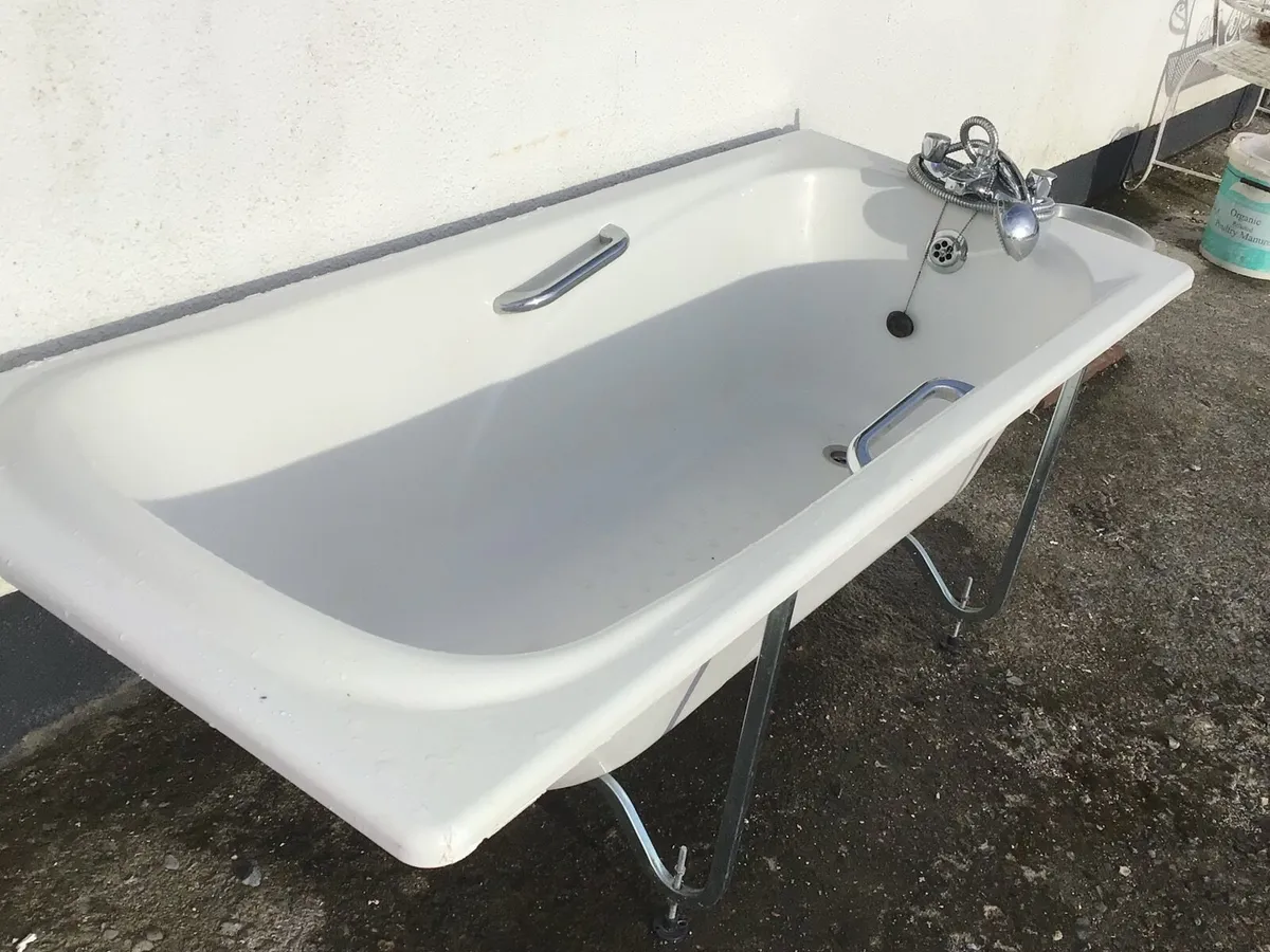 Bath +Shower tray +shower Door - Image 1