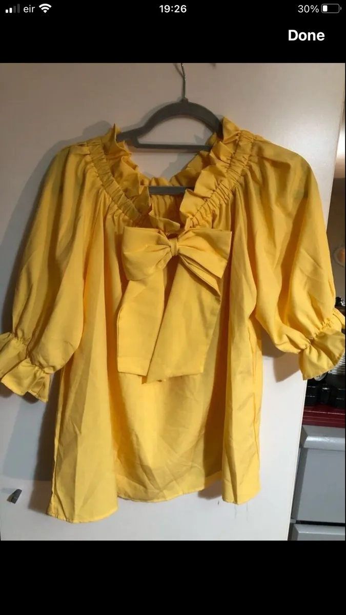 Ladies stunning top size M €3 - Image 1