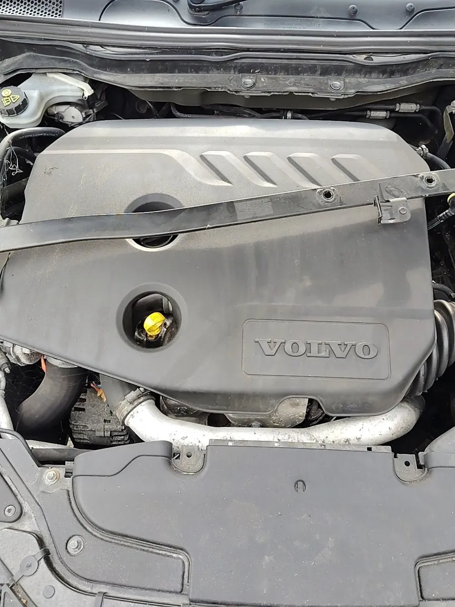 Breaking Volvo V40 2015 diesel - Image 3