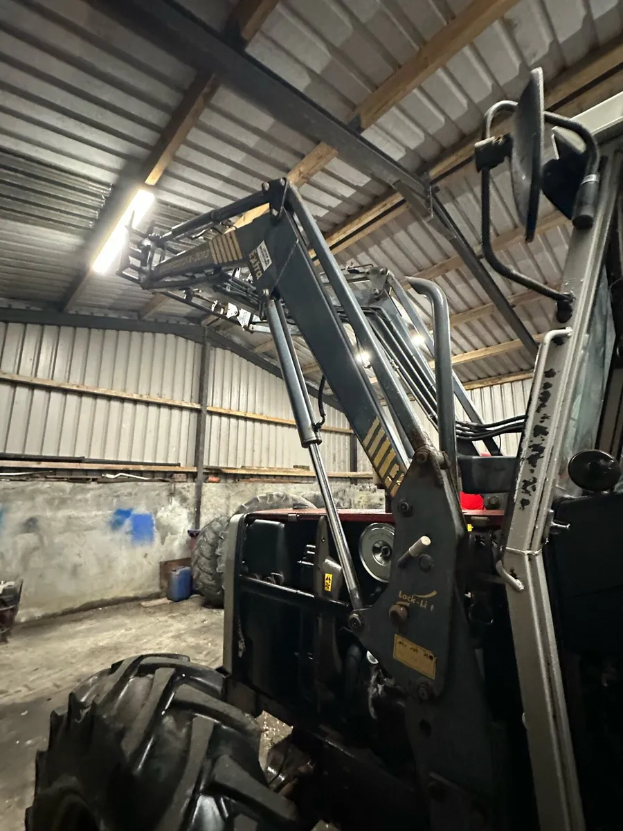 Massey 390 front loader - Image 3