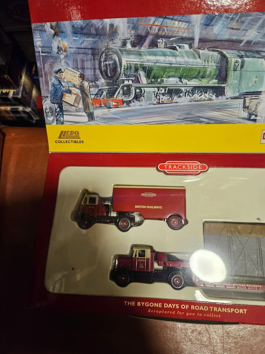 Corgi Trackside British Rail Set - Image 2