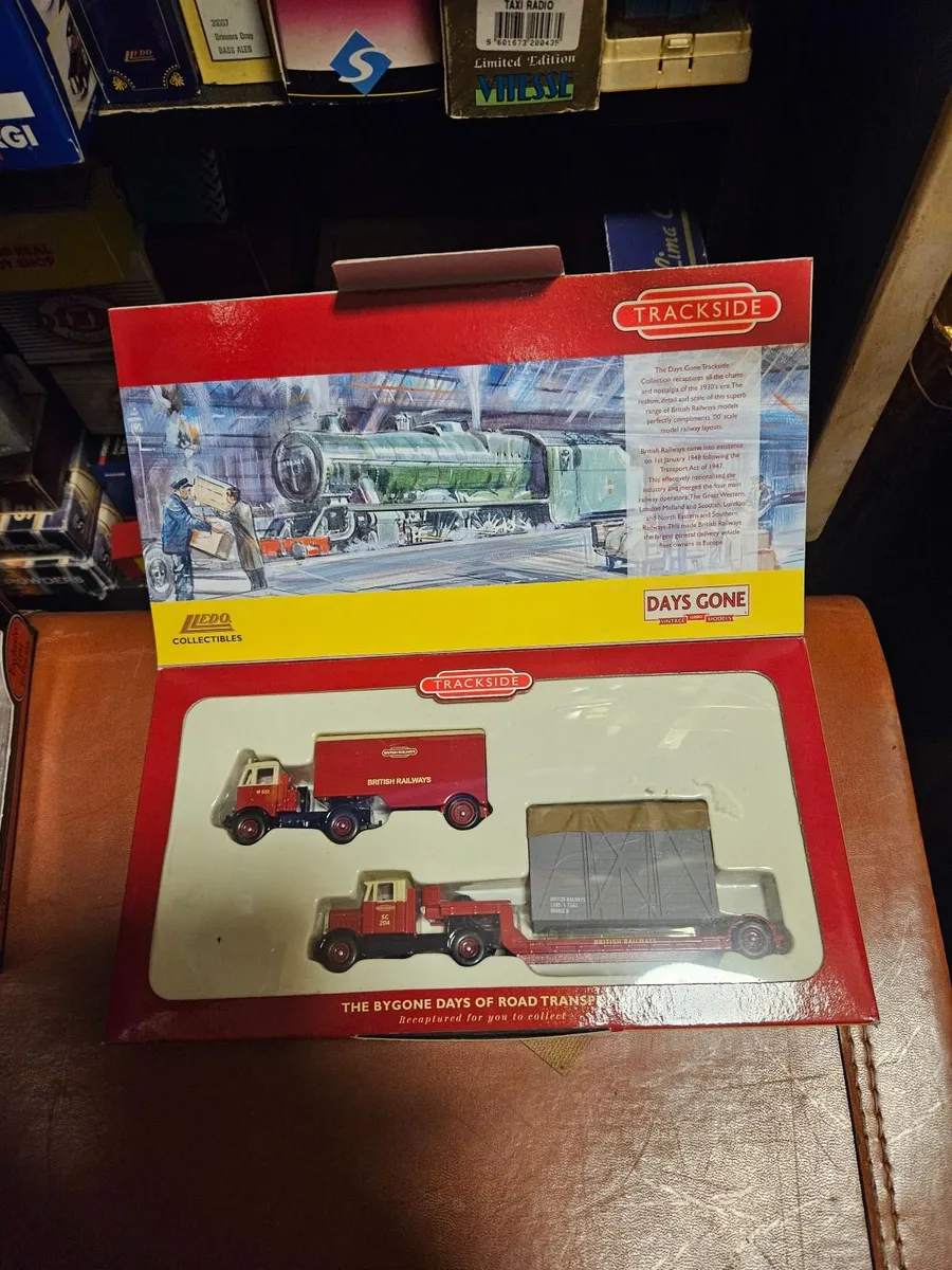 Corgi Trackside British Rail Set - Image 4