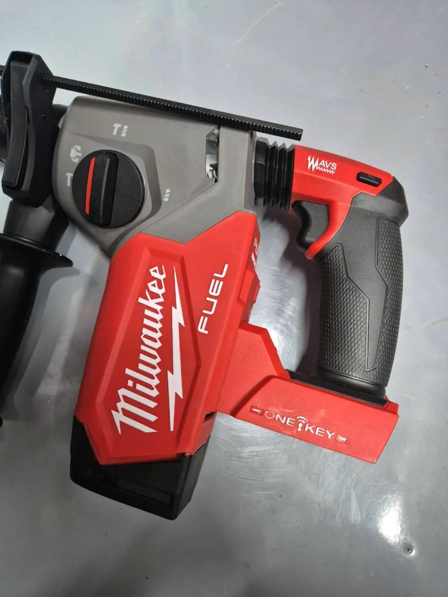 Milwaukee M18oneFHX Fuel SDS-PLUS Hammer Drill Bod - Image 3