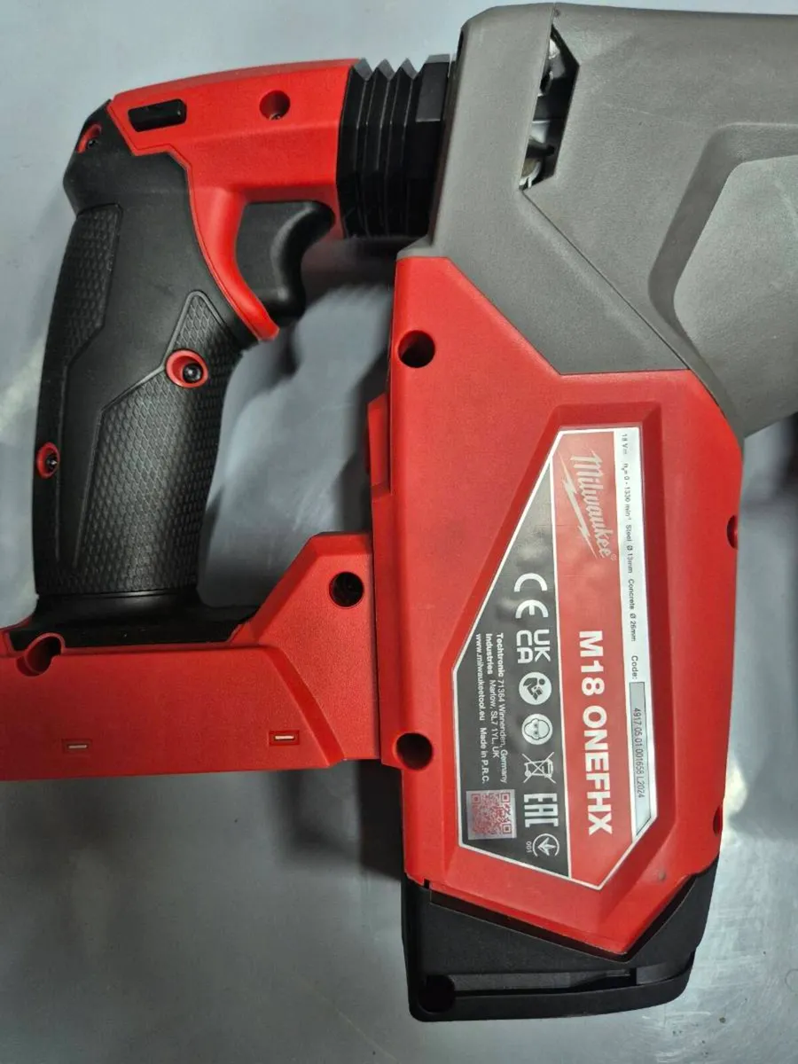 Milwaukee M18oneFHX Fuel SDS-PLUS Hammer Drill Bod - Image 4