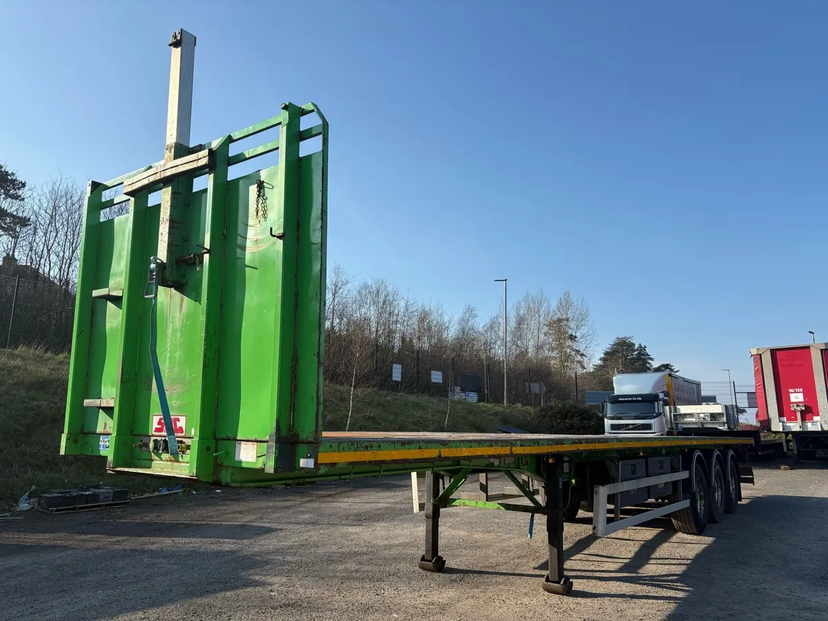 2016 SDC 13.6 Mt Moffett Flatbed Trailer - Image 4